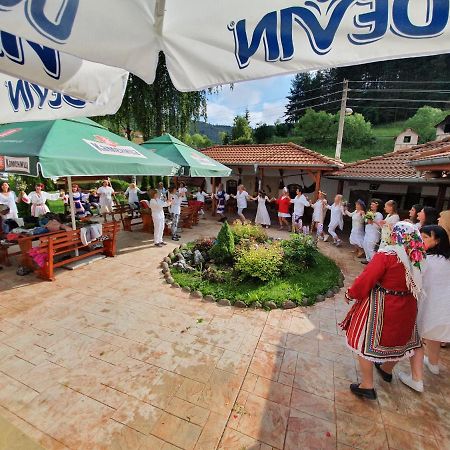 Yagodina Family Hotel Exteriör bild