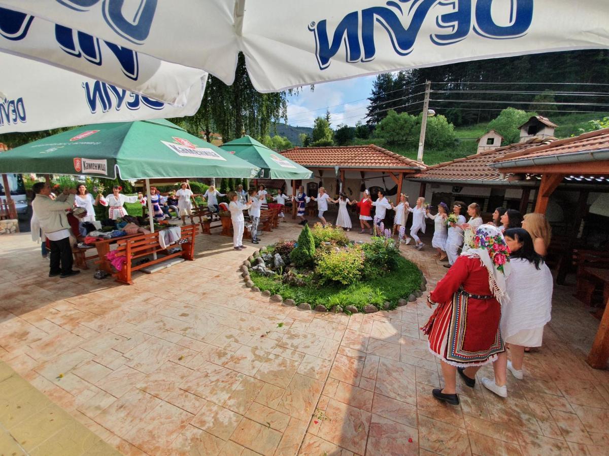 Yagodina Family Hotel Exteriör bild