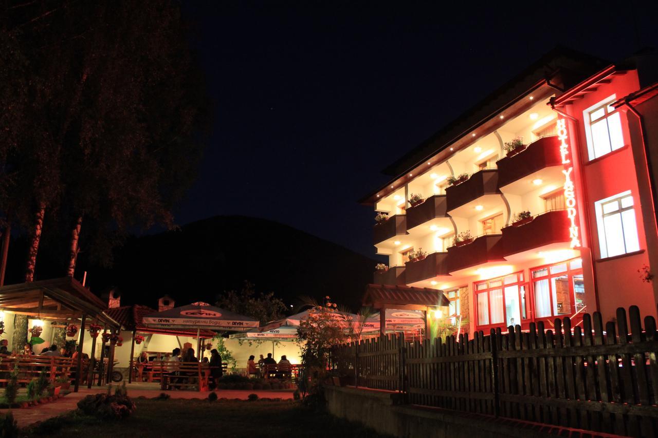 Yagodina Family Hotel Exteriör bild