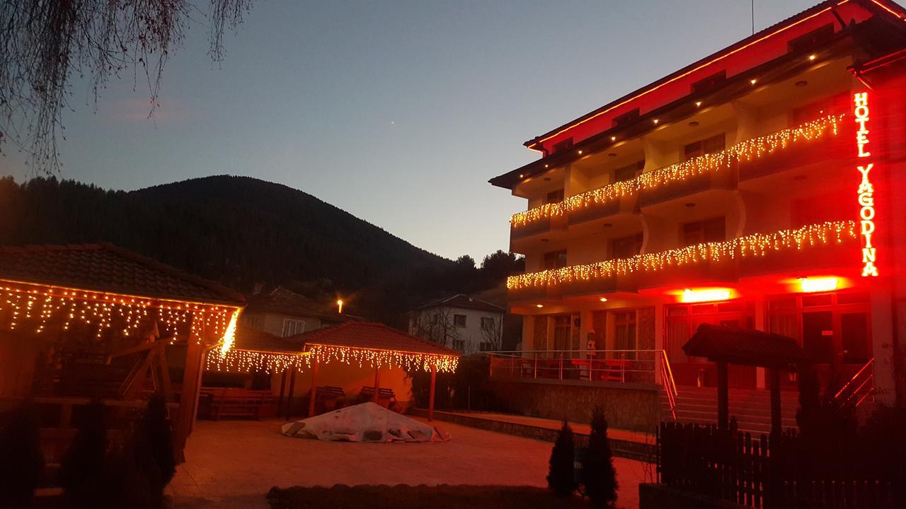 Yagodina Family Hotel Exteriör bild